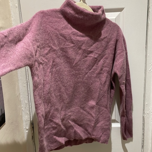 VINCE 100% cashmere turtleneck sweater - Picture 9 of 13